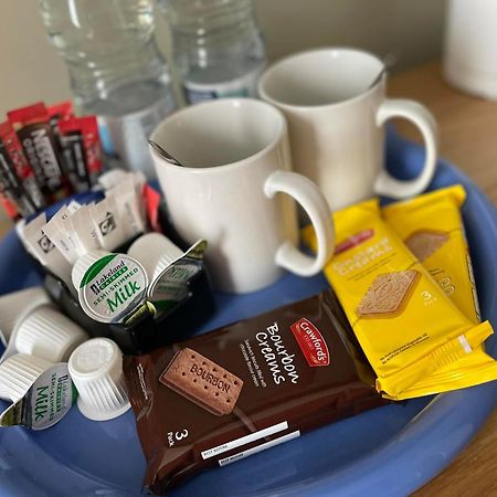 Y Griffin Hotel Penrhyndeudreath Kültér fotó