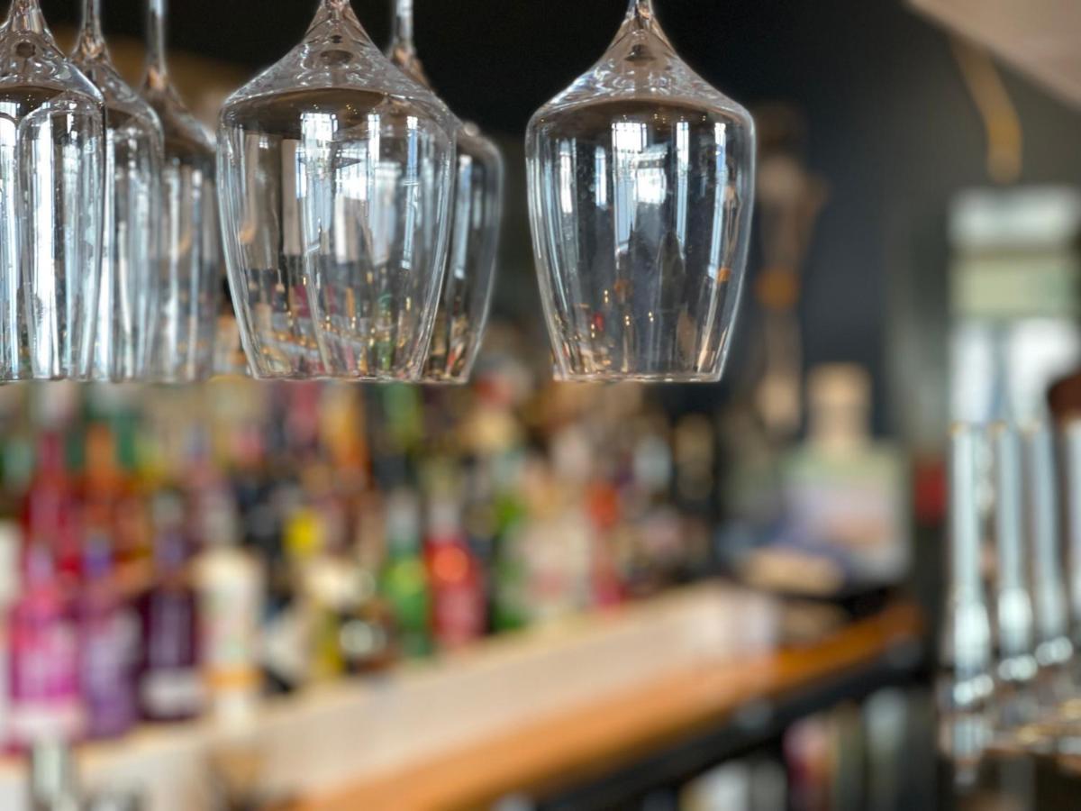 Y Griffin Hotel Penrhyndeudreath Kültér fotó