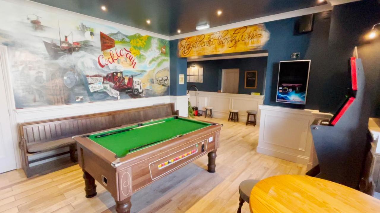 Y Griffin Hotel Penrhyndeudreath Kültér fotó