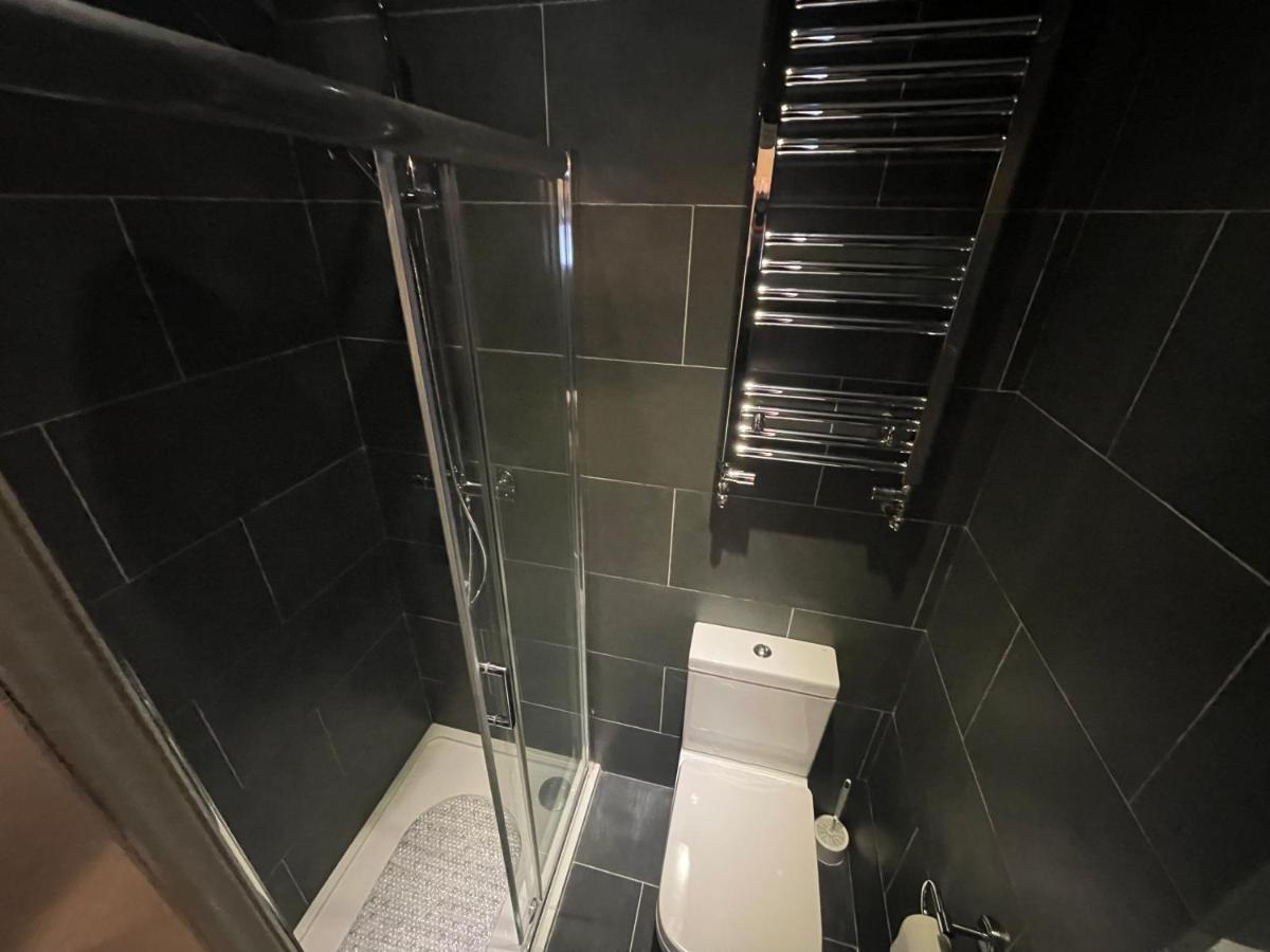 Y Griffin Hotel Penrhyndeudreath Kültér fotó